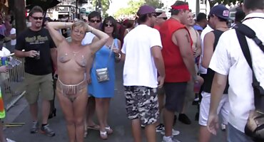 phim sex mizuki aiga CorvAnder Corvus sex dâm fucks hai cô gái.