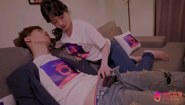 phim sex ko che có phụ đề Thiếu gia đi họp lớp lái siêu xe đưa cô bạn học về nhà địt