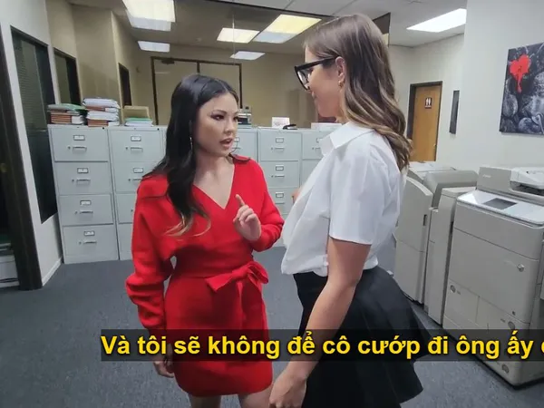 ảnh sex hà môi Bố dượng may mắn đụ cùng lúc con gái và em trợ lý riêng